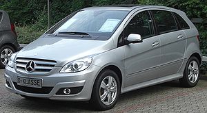 300px-Mercedes_B-Klasse_Facelift_front.jpg